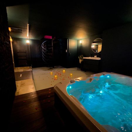 בורדו Mieuxqualhotel Jacuzzi Privatif Velvet Desire מראה חיצוני תמונה