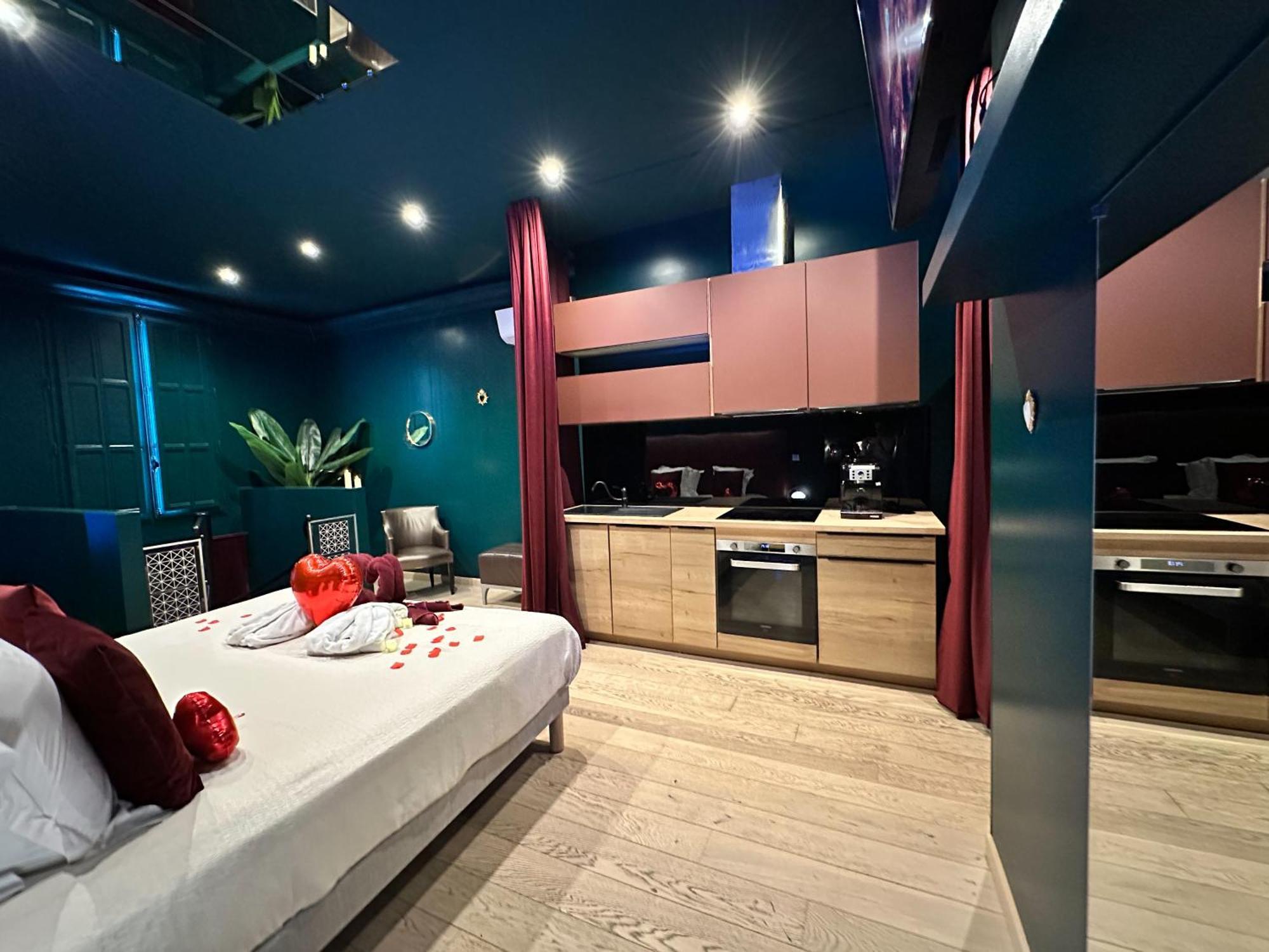 בורדו Mieuxqualhotel Jacuzzi Privatif Velvet Desire מראה חיצוני תמונה